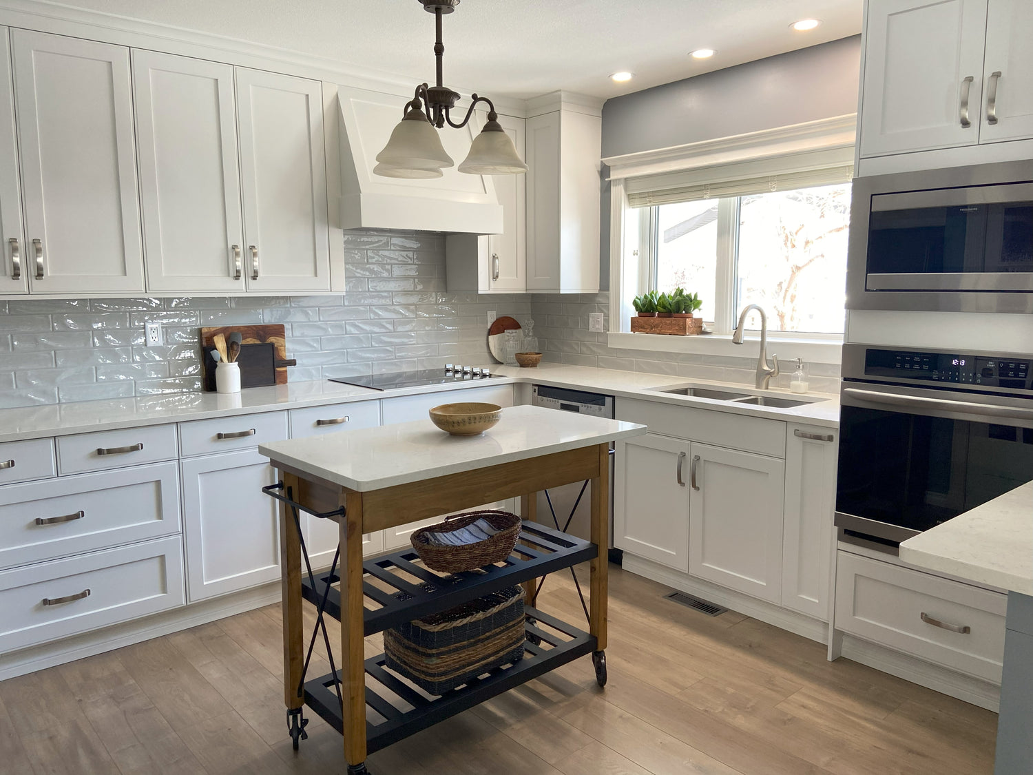White and Wood Kitchen