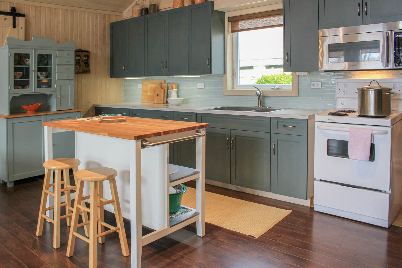 Rustic Cabin Kitchen Design